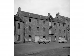 Ayr, 41-65 South Harbour Street, Warehouses
View from E showing NE front of numbers 43-47