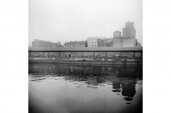 Glasgow, Washington Street, Washington Grain Mills
View from S showing SSW front
