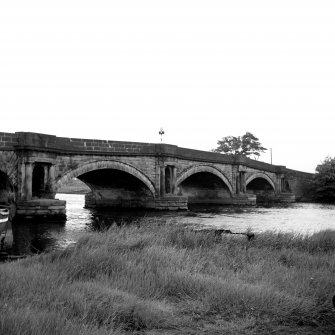 Renfrew, Greenock Road, Inchinnan Bridge
View from ESE showing ENE front