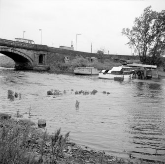 Renfrew, Inchinnan Road, White Cart Bridge
View