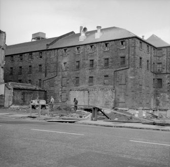 Glasgow, Shearer Street, Riverside Mills
View from SE showing part of SSE and ENE fronts of grain stores
