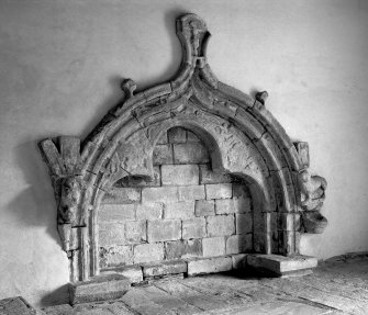 Iona, St Oran's Chapel, interior.
View of canopied tomb.