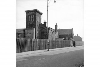 Bo'ness, links Road, Free Church
View from W showing part of WNW and SSW fronts