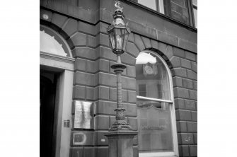 Edinburgh, 27 and 29 Bernard Street, Royal Norwegian Consulate.
View of lamp.
