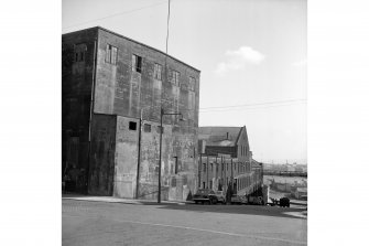 Glasgow, 76-80 North Canal Bank Street, Port Dundas Distillery
View along length of Vintner Street frontage, from NW