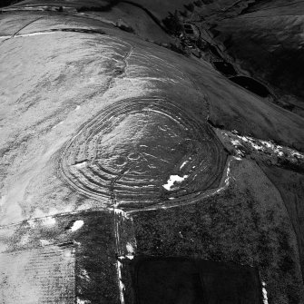 Corsehope Rings, Mid Hill, oblique aerial view, taken from the SSW, centred on the fort.