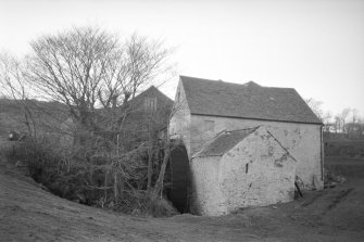 View from SE showing ESE front