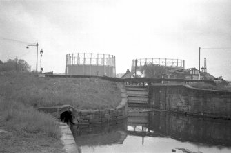 View from NW showing WNW front of lock with gasholders in background