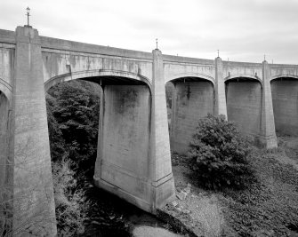 View of central spans of bridge from NW
