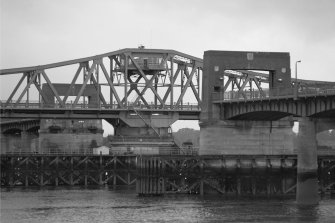 Kincardine Bridge - fourth of sequence of four photographs showing the last opening of the bridge