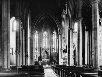 Dundee, Castlehill, St. Paul's Episcopal Cathedral, interior.
General view of nave, choir and apse.