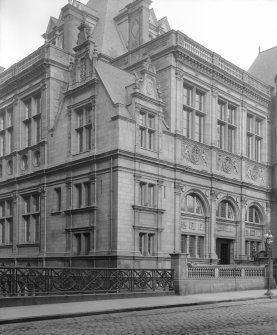 General view of entrance elevation from George IV Bridge
