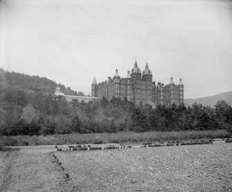 General view of Peebles Hydro from gardens
Digital image of B 64254