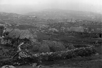 Barra, Glenlots.
General view of buildings.