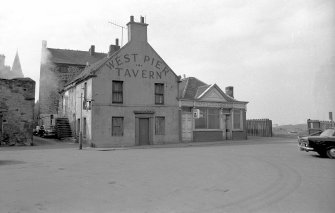 View from NE showing NNE and ESE fronts, West Pier Tavern, Bo'Ness