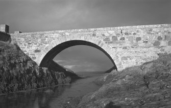 Lismore, Eilean Musdile, Bridge.
General view from East.