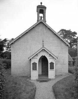 Kilninver Parish Church.
General view of facade.