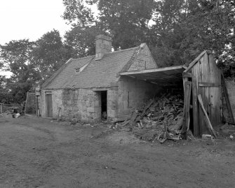 View of hen-house from NW.
Digital image of D 3061