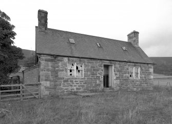 View of S cottage from S
Digital image of D 3068