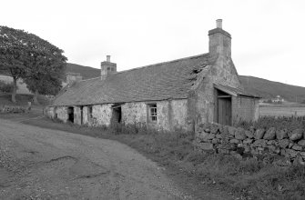 View of N cottage from S
Digital image of D 3069