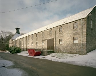 General view of former maltings and kiln block from NE.
Digital image of C 62101 CN.