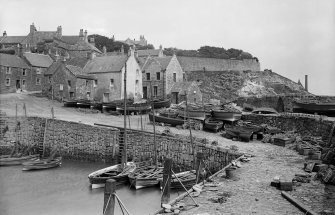 Crail.
View from south west of Harbour and Shoregate.
