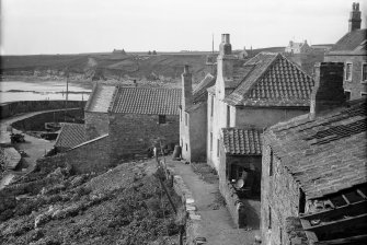 Crail, Shoregate.
View from north east looking towards harbour.
