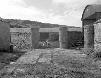 Kilchiaran Farm, Kilchiaran.
View of entrances to 3 segmental courtyards.
Digital image of AG 6429