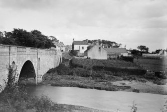 Newmills Bridge.
General view.