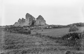 North Uist, Carinish, Teampull Na Trionaid.
General view.
