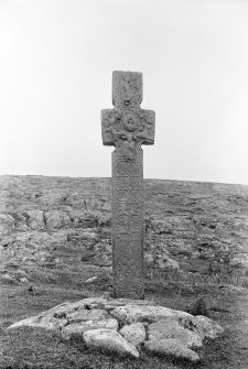 General view of cross.

