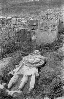 Mull, Inchkenneth Chapel.
View showing recumbent figure of Sir Allan MacLean.
