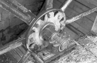 Detail of the outside face of the waterwheel hub.
Digitla image of B 15123.