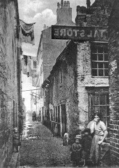 Glasgow, Old Vennel of High Street.
General view.