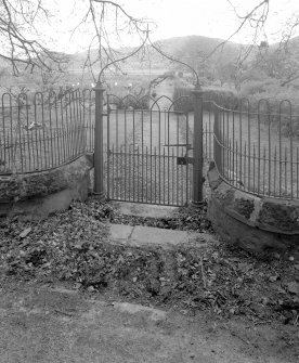 Wrought-iron gateway, detail
Digital image of D/31689
