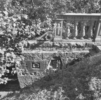 Detail of terrace wall balustrade.
Digital image of C 16485