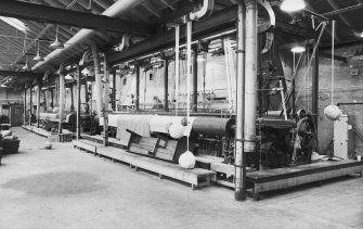 Interior
View showing 27' chenille setting loom
