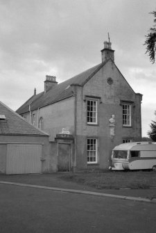 Kelso, The Knowes, Waverley Lodge. View of gable end of house showing portrait busts of Sir Walter Scott and his dog Maida.