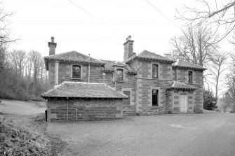 View of villa to SE from N
Digital image of D 25697