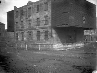 Edinburgh, Union Canal.
General view of Hopetoun warehouse.
