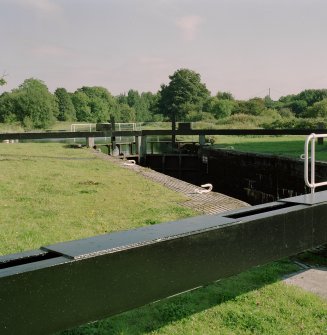 Lock chamber, view from WNW
Digital image of E/6487/cn