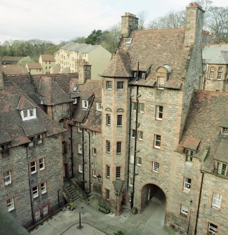 Edinburgh, Damside, Well Court general.
View of courtyard from Well Court Hall tower.