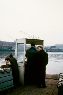 View from E onboard Kelvinhaugh 'Wee' ferry