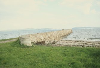 View from W showing SSW front