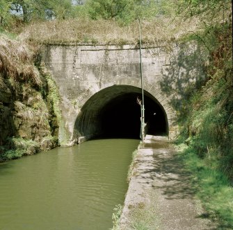 View of tunnel entrance, from SSE
Digital image of E/5862/cn