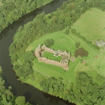 Bothwell Castle, oblique aerial view, taken from the SSE.
Digital image of D 32212 CN
