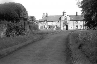 Glasgow, Pollok House
View of stable block showing entrance way.
Digital image of GW 1409/22