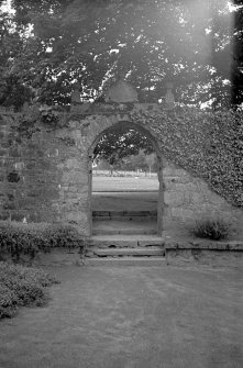 Drum Castle. Detail of entrance arch from inside.
Digital image of AB 1358/17