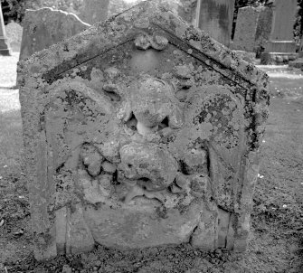 Detail of gravestone.
Digital image of B 4307/24