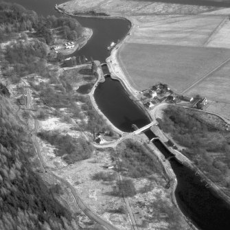 Aerial photograph showing Gairlochy East and West Locks and Gairlochy Lighthouse, Caledonian Canal
Digital image of A 36773.